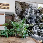 Enjoy The Waikiki Banyan With Ocean Fun, Top Amenities, And Prime Location!