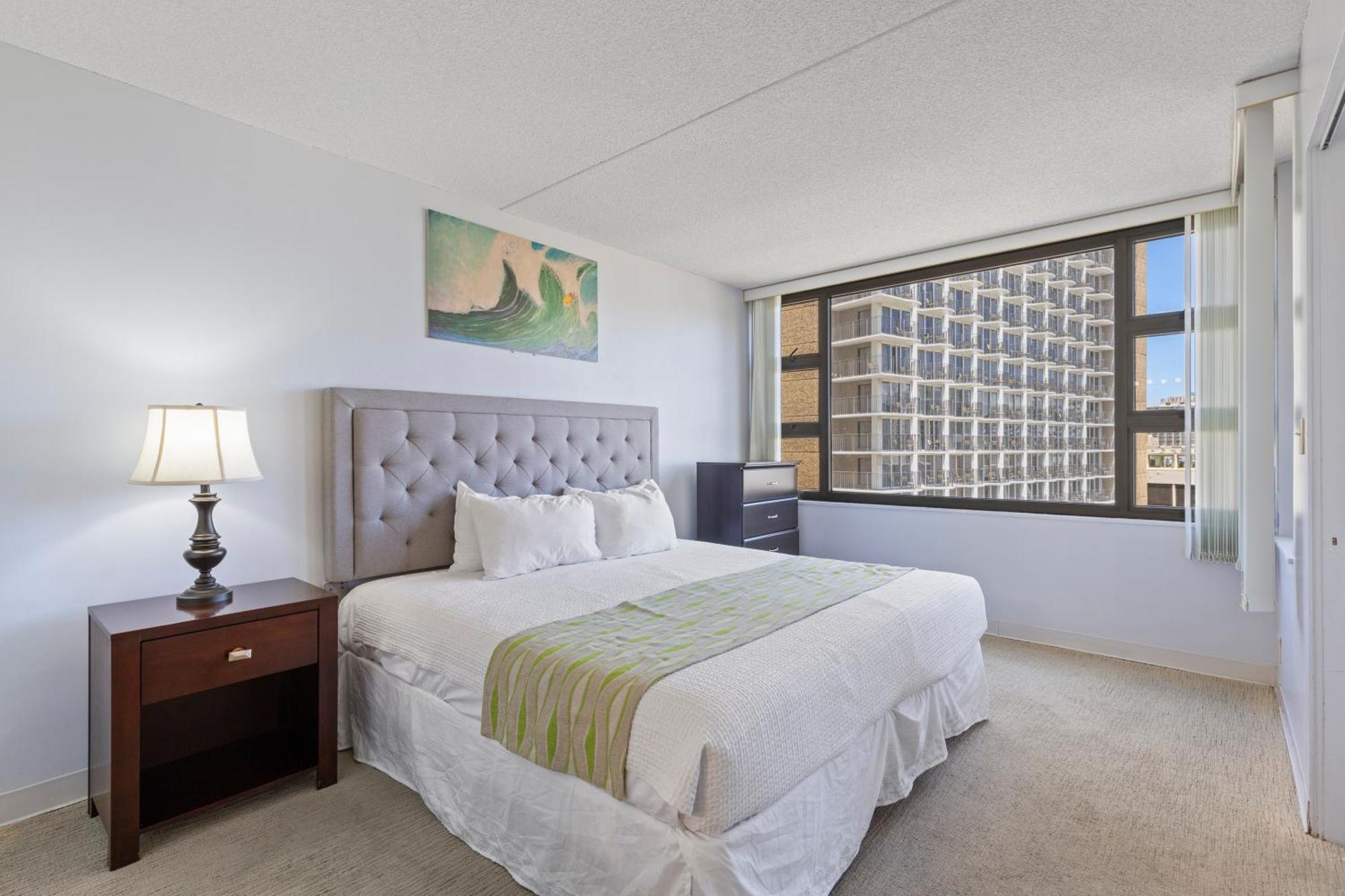 Apartment Enjoy The Waikiki Banyan With Ocean Fun, Amenities, And Prime Location! *